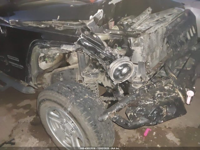 43832516 :رقم المزاد ، 1C4BJWDG8EL136687 vin ، 2014 Jeep Wrangler Unlimited Sport مزاد بيع