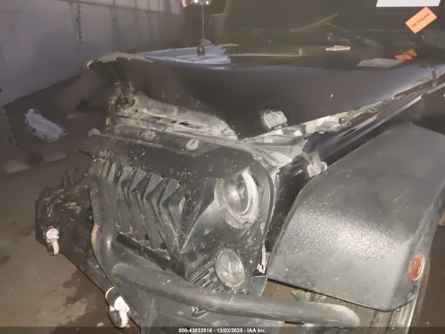 43832516 :رقم المزاد ، 1C4BJWDG8EL136687 vin ، 2014 Jeep Wrangler Unlimited Sport مزاد بيع