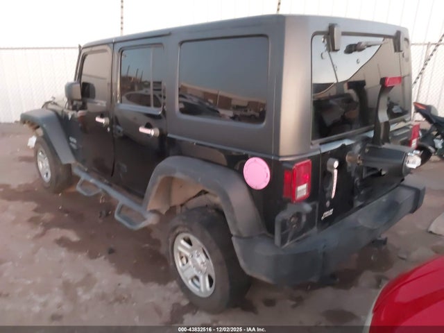 43832516 :رقم المزاد ، 1C4BJWDG8EL136687 vin ، 2014 Jeep Wrangler Unlimited Sport مزاد بيع