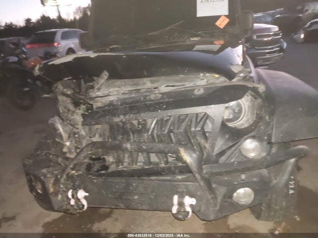 43832516 :رقم المزاد ، 1C4BJWDG8EL136687 vin ، 2014 Jeep Wrangler Unlimited Sport مزاد بيع