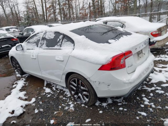 2017 VOLVO S60 YV140MTLXH2420356 Photo 2