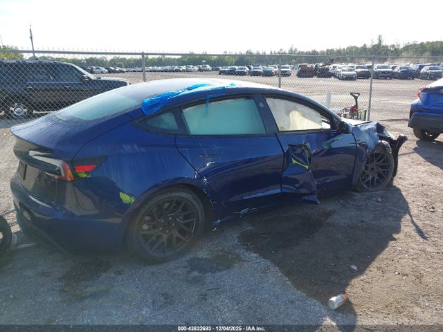 2025 TESLA MODEL 3 5YJ3E1EA4SF981055 Photo 3