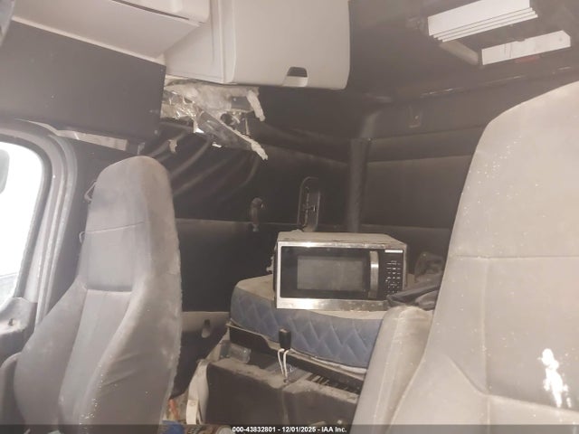 Продажа на аукционе авто 2023 Freightliner New Cascadia 126, vin: 3AKJHHFG1PSNV7389, номер лота: 43832801