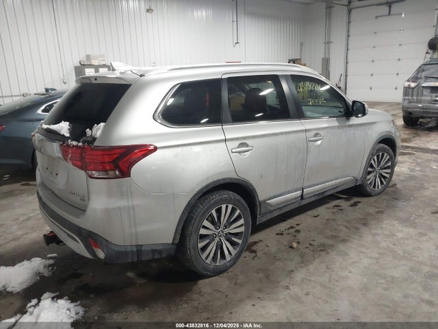 2019 MITSUBISHI OUTLANDER JA4AZ3A3XKZ055035 Photo 3