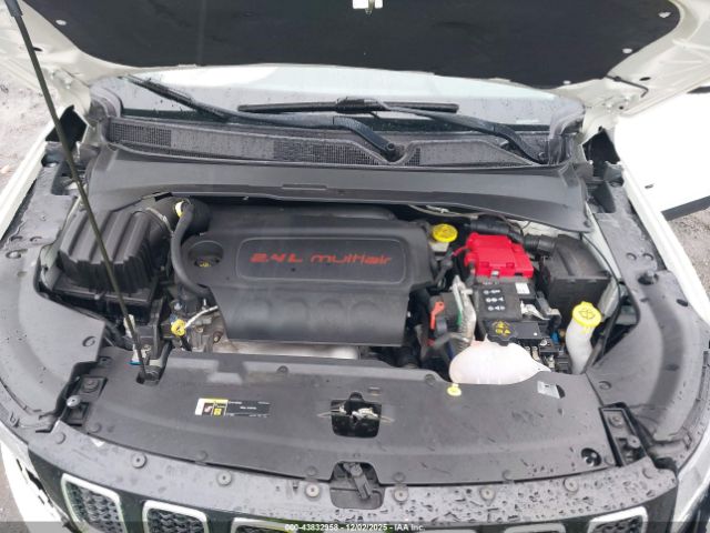 2019 JEEP COMPASS 3C4NJCBBXKT819722 Photo 9