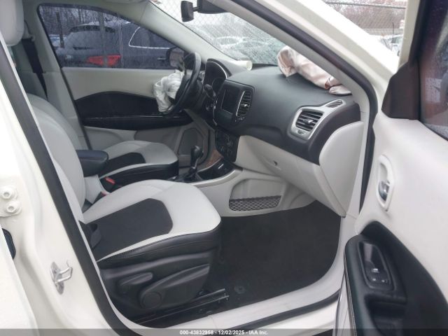 2019 JEEP COMPASS 3C4NJCBBXKT819722 Photo 4