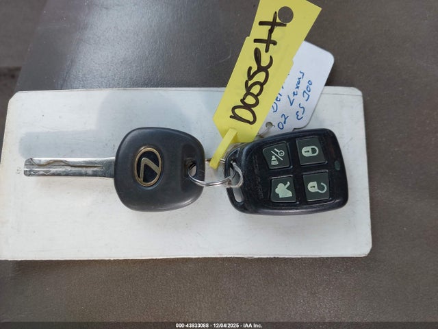 43833088 :رقم المزاد ، JTHBF30G125031283 vin ، 2002 Lexus Es 300 مزاد بيع