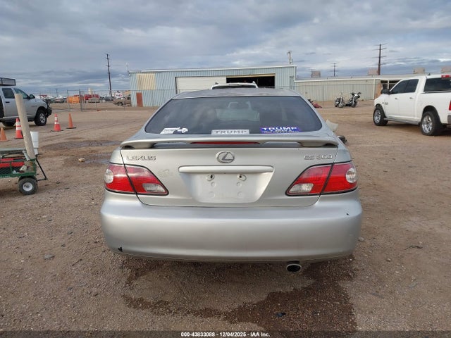 43833088 :رقم المزاد ، JTHBF30G125031283 vin ، 2002 Lexus Es 300 مزاد بيع