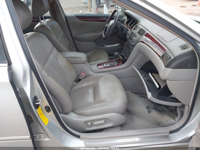 43833088 :رقم المزاد ، JTHBF30G125031283 vin ، 2002 Lexus Es 300 مزاد بيع
