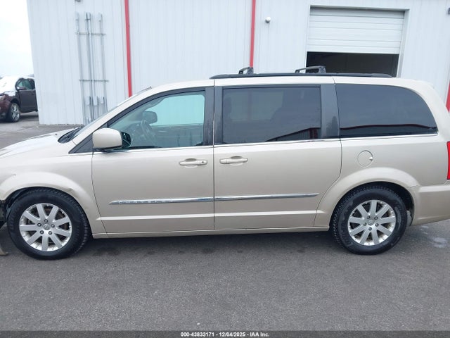 2014 Chrysler Town & Country Touring მანქანა იყიდება აუქციონზე, vin: 2C4RC1BG7ER158508, აუქციონის ნომერი: 43833171