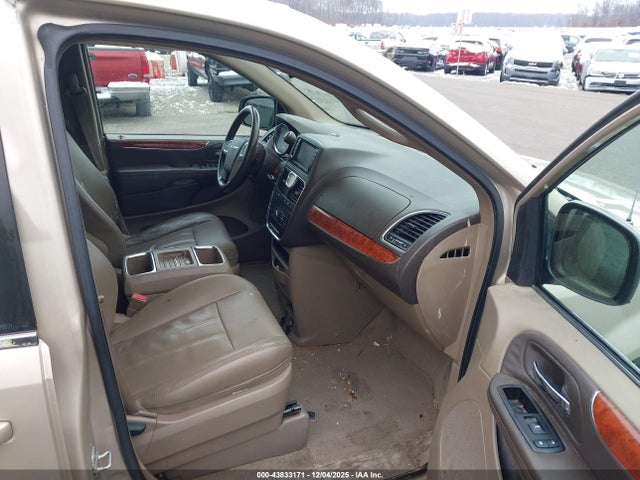 2014 Chrysler Town & Country Touring მანქანა იყიდება აუქციონზე, vin: 2C4RC1BG7ER158508, აუქციონის ნომერი: 43833171