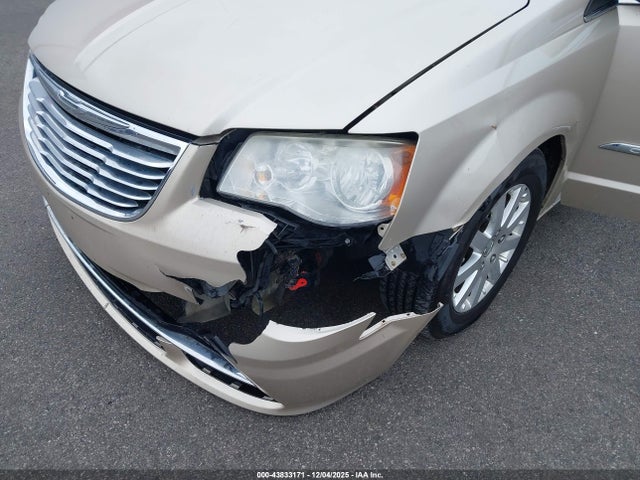 2014 Chrysler Town & Country Touring მანქანა იყიდება აუქციონზე, vin: 2C4RC1BG7ER158508, აუქციონის ნომერი: 43833171