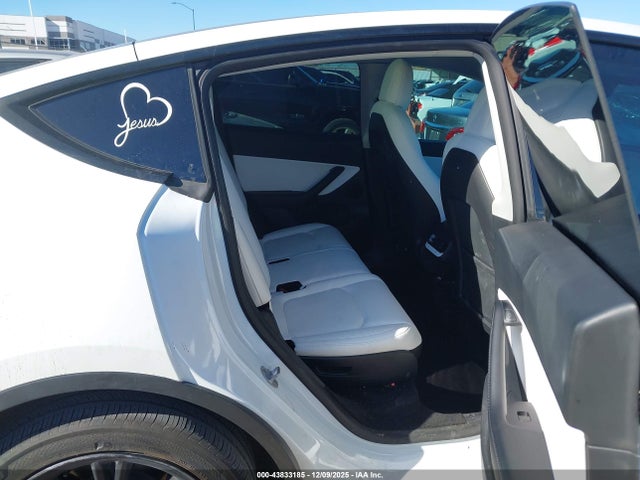 2022 TESLA MODEL Y 7SAYGAEE2NF432285 Photo 7