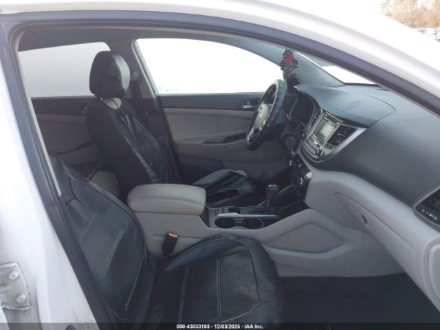 2017 HYUNDAI TUCSON KM8J33A44HU267737 Photo 4