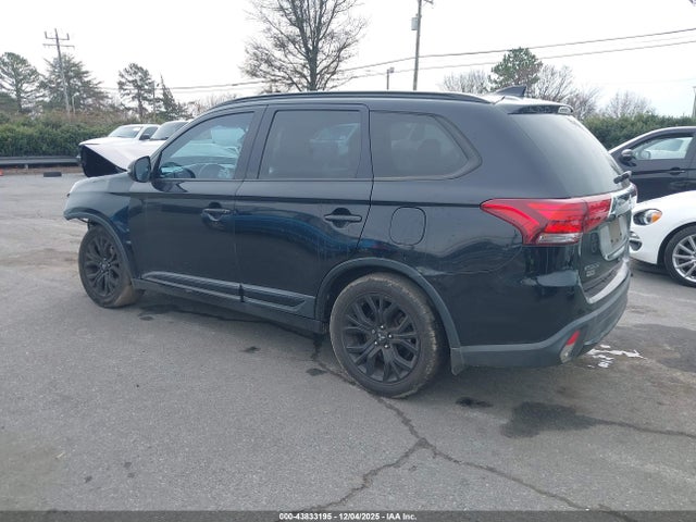 2018 MITSUBISHI OUTLANDER JA4AD3A37JZ059105 Photo 2