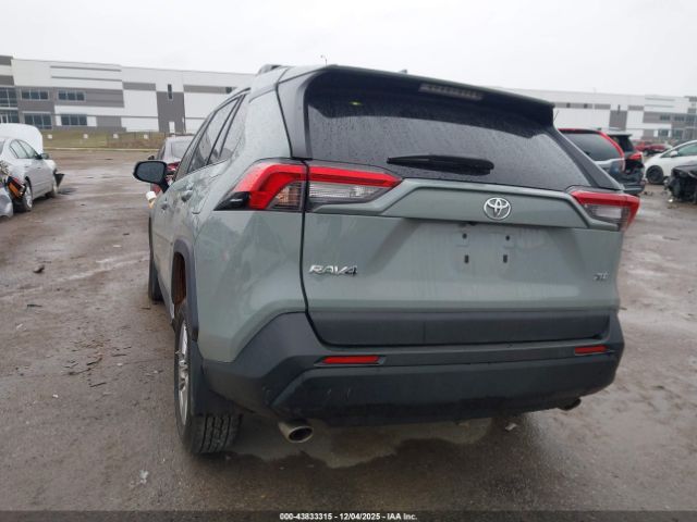 2022 TOYOTA RAV4 2T3W1RFVXNW229366 Photo 2