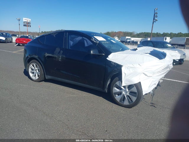 Продаж на аукціоні авто 2023 Tesla Model Y Awd/long Range Dual Motor All-wheel Drive, vin: 7SAYGAEE7PF800835, номер лоту: 43833414