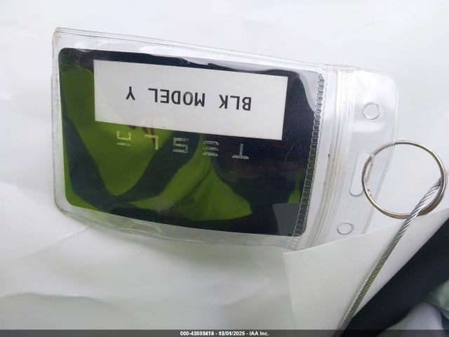 Продаж на аукціоні авто 2023 Tesla Model Y Awd/long Range Dual Motor All-wheel Drive, vin: 7SAYGAEE7PF800835, номер лоту: 43833414