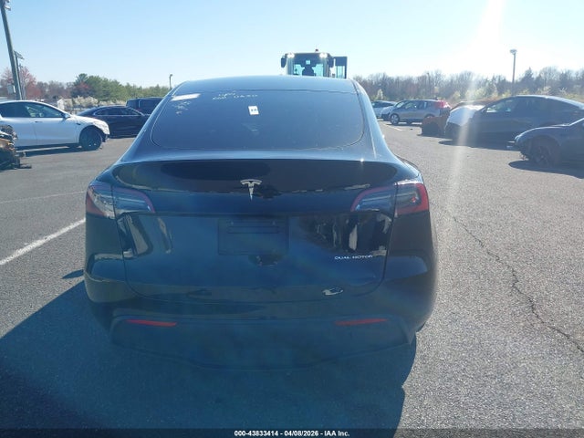 Продаж на аукціоні авто 2023 Tesla Model Y Awd/long Range Dual Motor All-wheel Drive, vin: 7SAYGAEE7PF800835, номер лоту: 43833414
