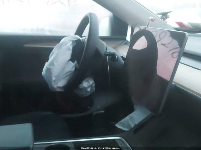Продаж на аукціоні авто 2023 Tesla Model Y Awd/long Range Dual Motor All-wheel Drive, vin: 7SAYGAEE7PF800835, номер лоту: 43833414
