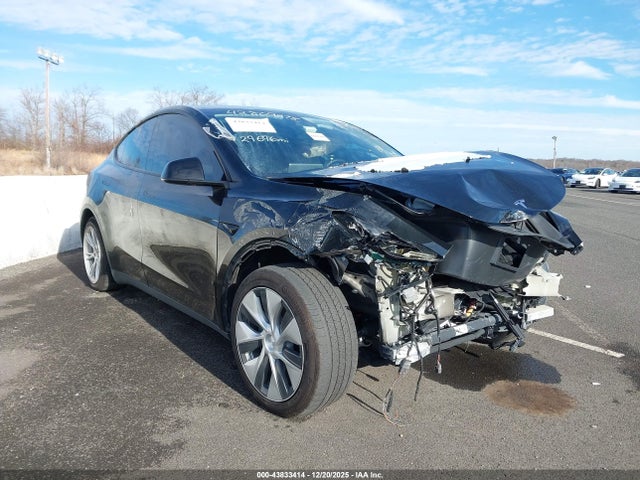 Продаж на аукціоні авто 2023 Tesla Model Y Awd/long Range Dual Motor All-wheel Drive, vin: 7SAYGAEE7PF800835, номер лоту: 43833414