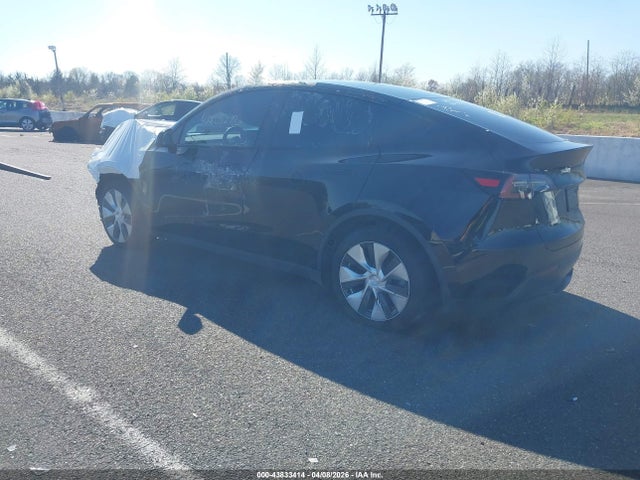 Продаж на аукціоні авто 2023 Tesla Model Y Awd/long Range Dual Motor All-wheel Drive, vin: 7SAYGAEE7PF800835, номер лоту: 43833414
