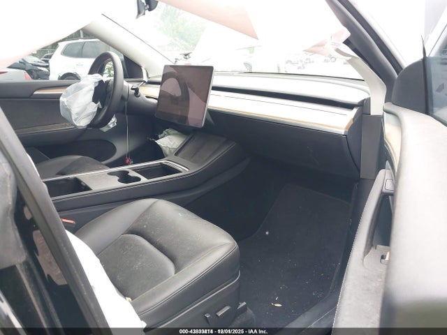 Продаж на аукціоні авто 2023 Tesla Model Y Awd/long Range Dual Motor All-wheel Drive, vin: 7SAYGAEE7PF800835, номер лоту: 43833414