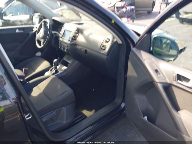 2017 VOLKSWAGEN TIGUAN WVGAV7AX3HK047089 Photo 4
