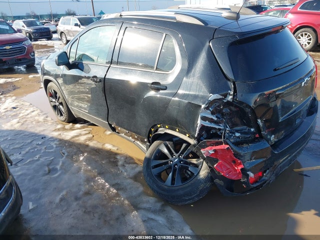 2022 CHEVROLET TRAX KL7CJPSM2NB546942 Photo 2