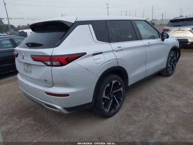 2022 MITSUBISHI OUTLANDER JA4J3UA80NZ067878 Photo 3