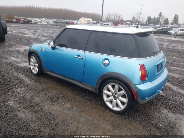 2003 MINI COOPER S WMWRE33423TD59989 Photo 2