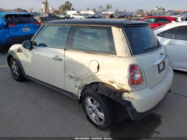 2013 MINI HARDTOP WMWSU3C59DT683811 Photo 2
