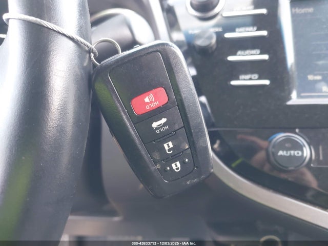 4T1B11HKXJU020571 Toyota CAMRY SE