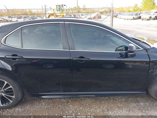 4T1B11HKXJU020571 Toyota CAMRY SE