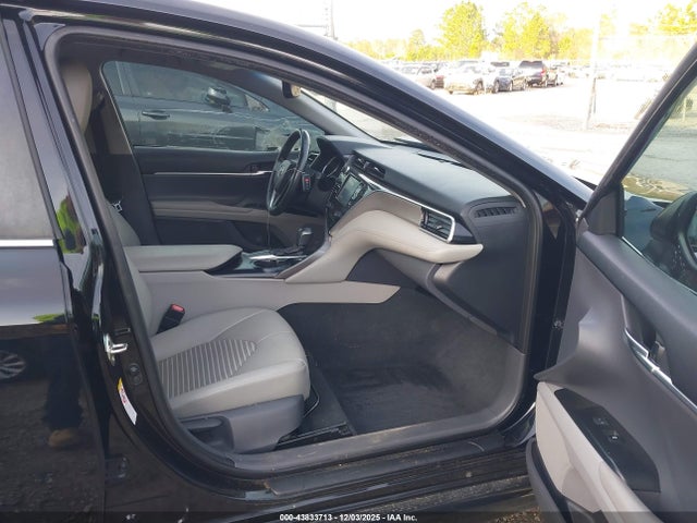 4T1B11HKXJU020571 Toyota CAMRY SE