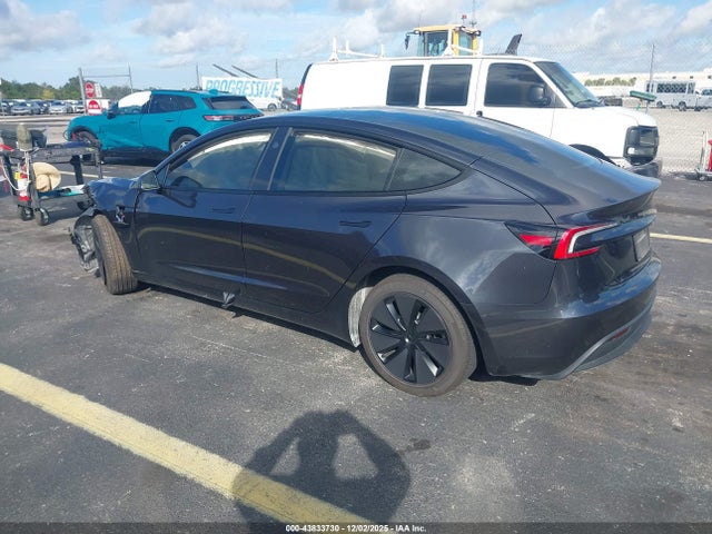 2025 TESLA MODEL 3 5YJ3E1EA6SF995328 Photo 2