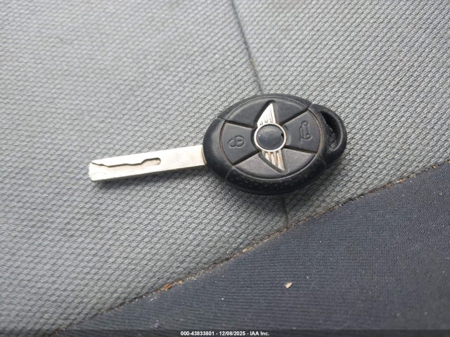 2005 MINI COOPER S WMWRE33415TD93909 Photo 10