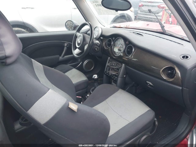2005 MINI COOPER S WMWRE33415TD93909 Photo 4