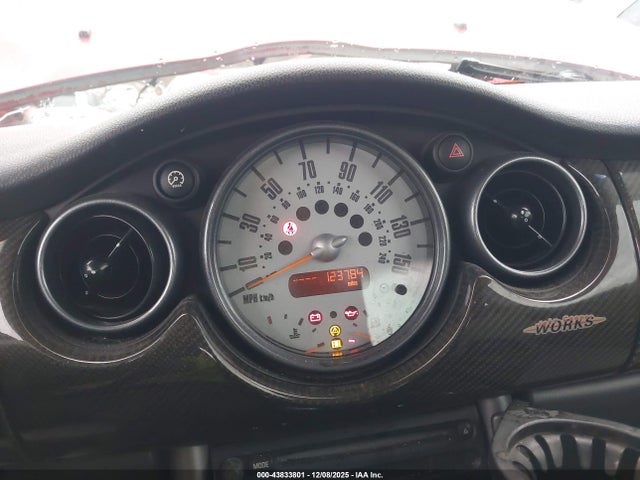 2005 MINI COOPER S WMWRE33415TD93909 Photo 6
