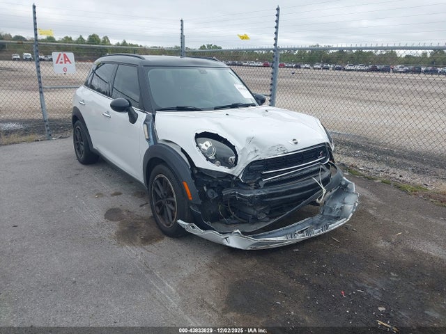 2015 MINI COUNTRYMAN WMWZC3C58FWT06616 Photo 0