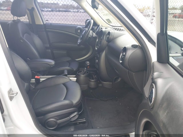 2015 MINI COUNTRYMAN WMWZC3C58FWT06616 Photo 4