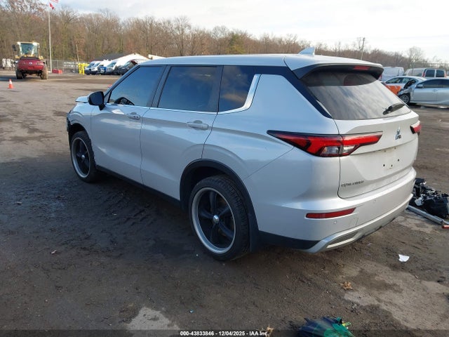 2022 MITSUBISHI OUTLANDER JA4J4UA89NZ052390 Photo 2