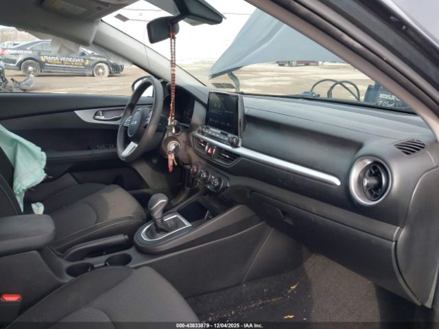 2022 KIA FORTE 3KPF24AD2NE465889 Photo 4