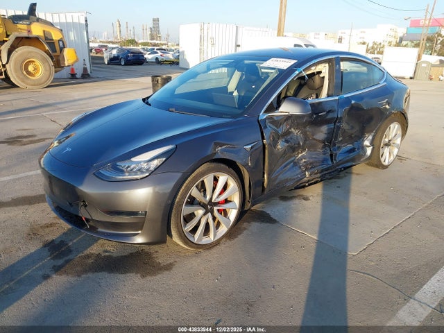 2018 TESLA MODEL 3 5YJ3E1EB1JF083052 Photo 1