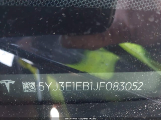 2018 TESLA MODEL 3 5YJ3E1EB1JF083052 Photo 8