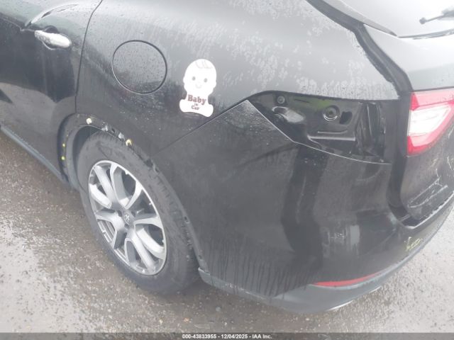 2017 MASERATI LEVANTE ZN661XUA7HX234463 Photo 5