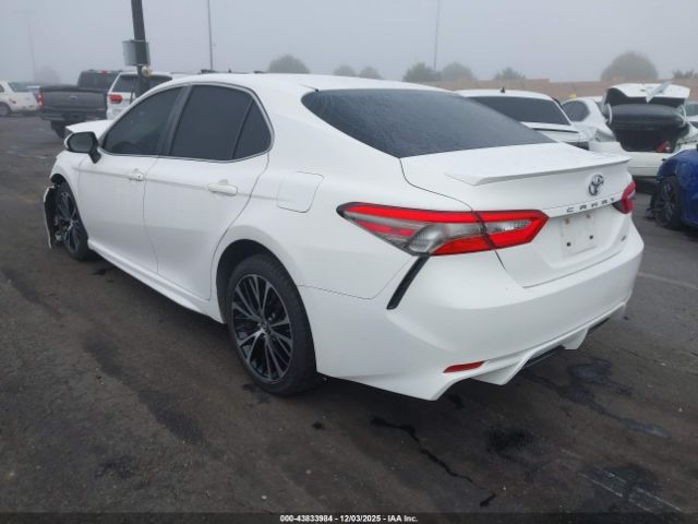 2018 TOYOTA CAMRY JTNB11HK3J3018280 Photo 2