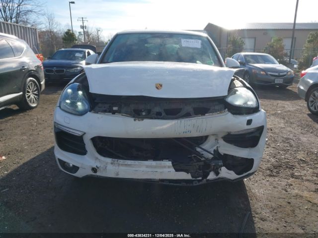 2017 PORSCHE CAYENNE WP1AA2A27HKA89402 Photo 5