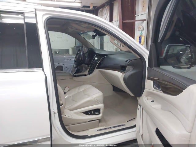 2019 CADILLAC ESCALADE 1GYS3BKJ4KR372337 Photo 4
