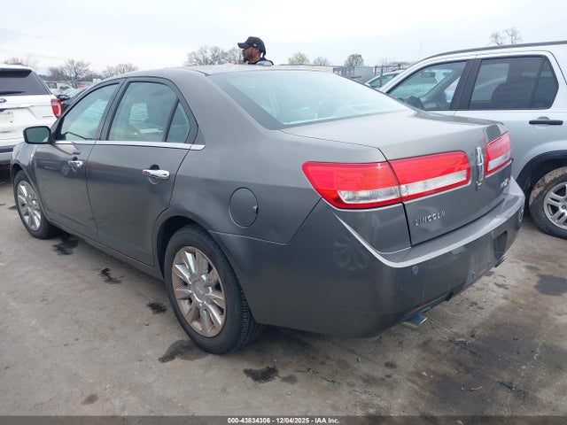 2010 LINCOLN MKZ 3LNHL2GC8AR627290 Photo 2